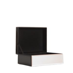 Szkatułka na biżuterię AMOSA w lustrzane trójkąty 19x15x8 cm HOMLA 934583 Szkatułka na biżuterię AMOSA w lustrzane trójkąty 19x15x8 cm HOMLA 934583